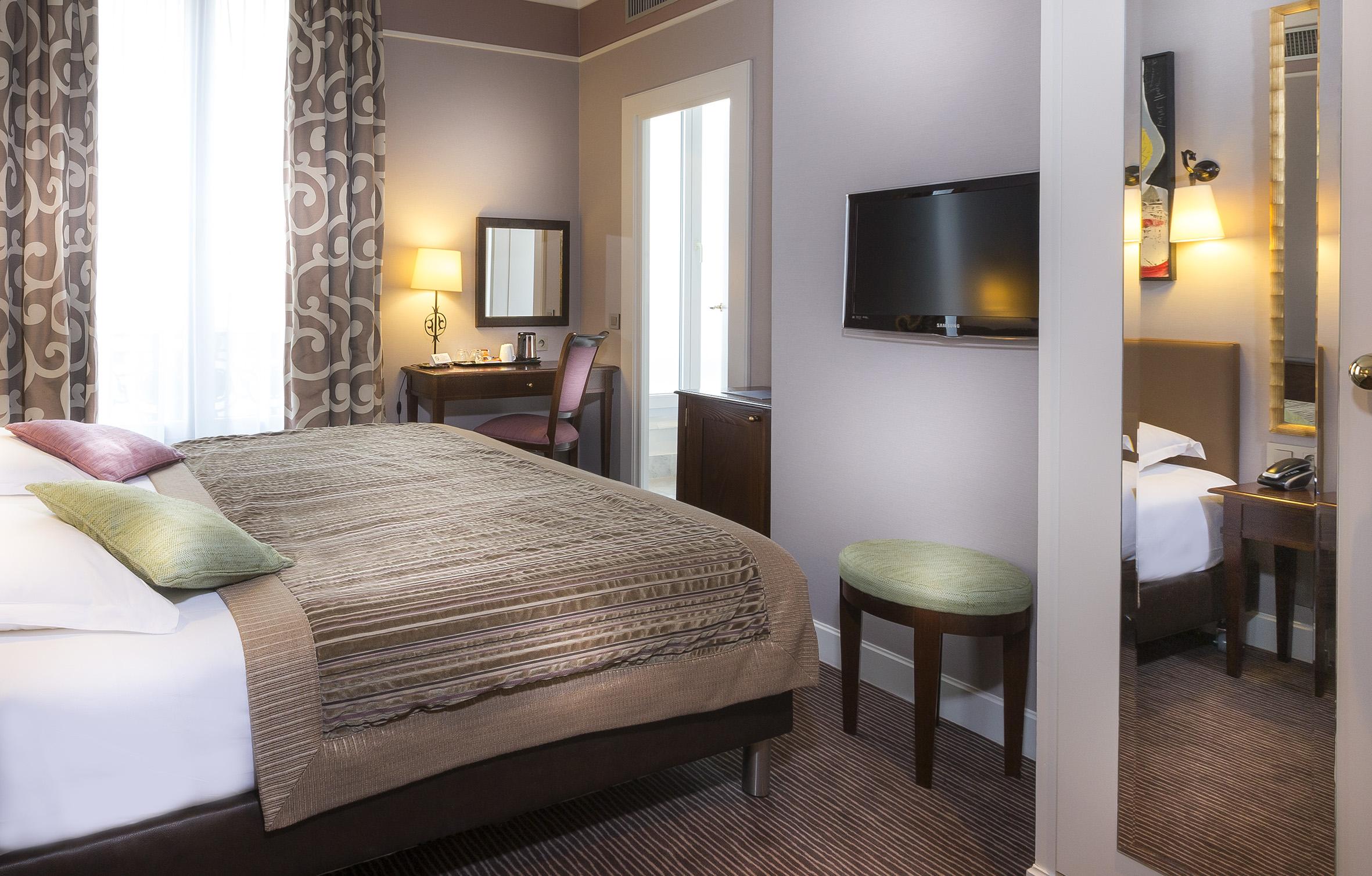 Hotel Du Bois Champs-elysees Paris