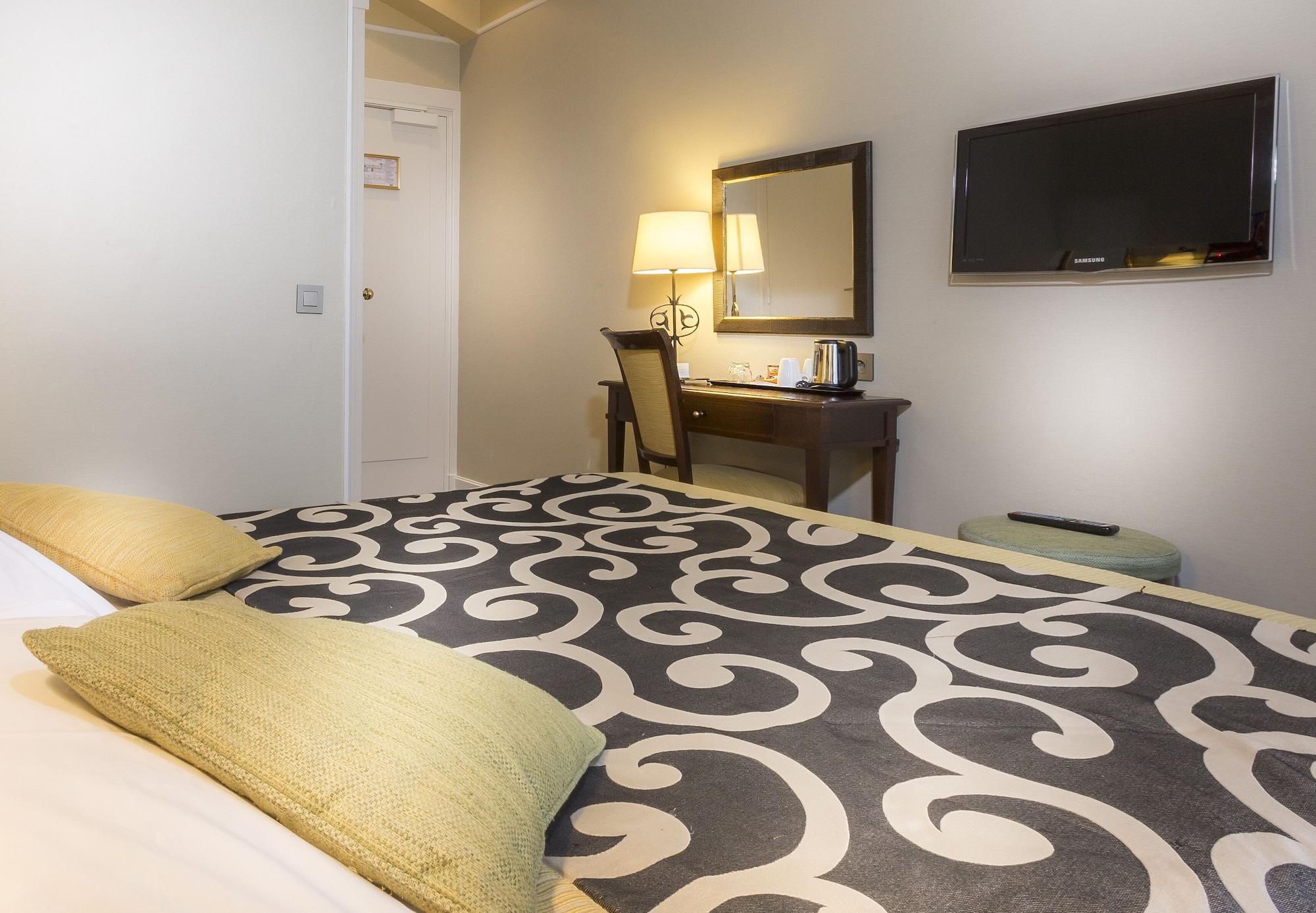 Du Bois Champs-elysées Hotel Parigi