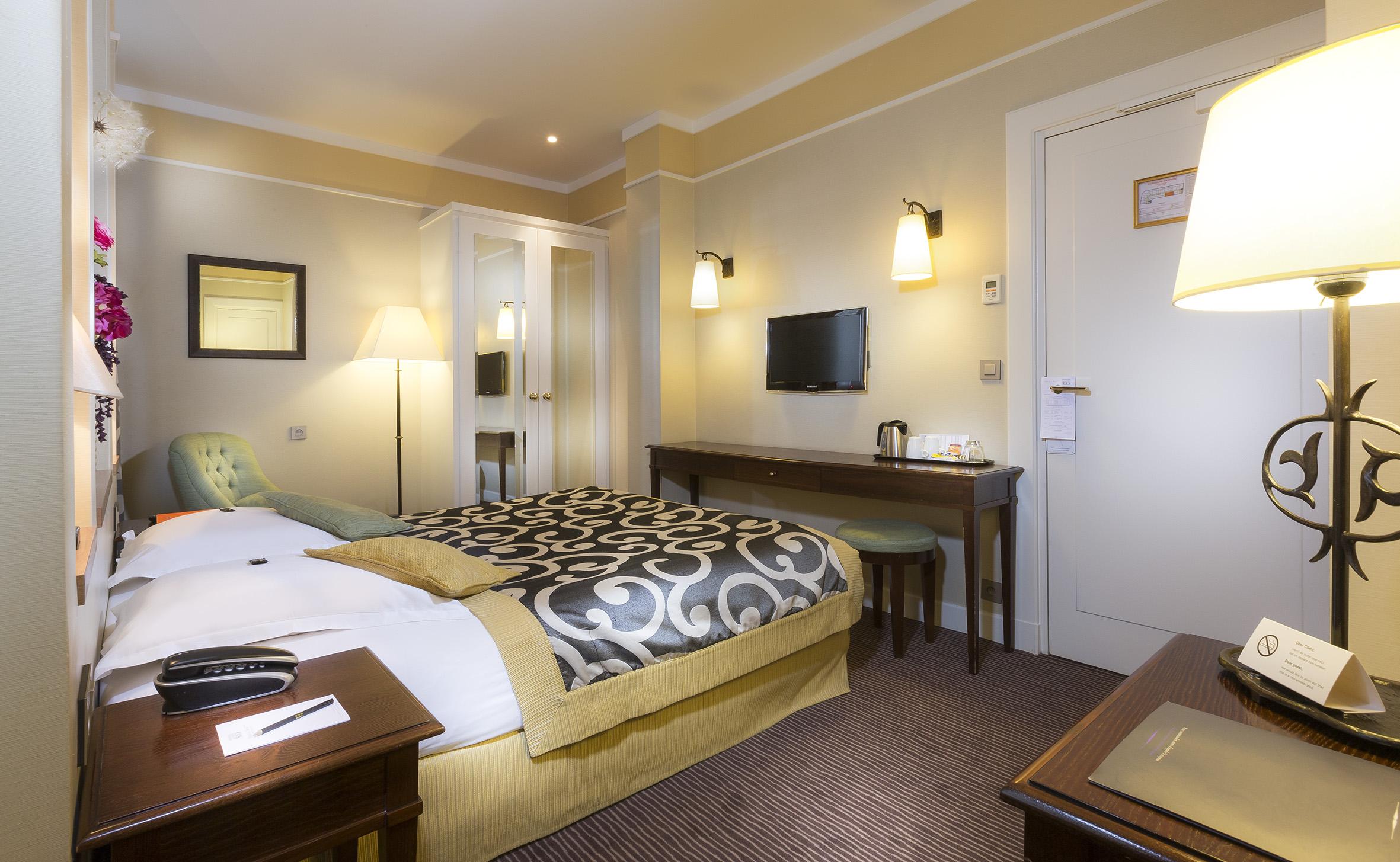 Du Bois Champs-elysées Hotel