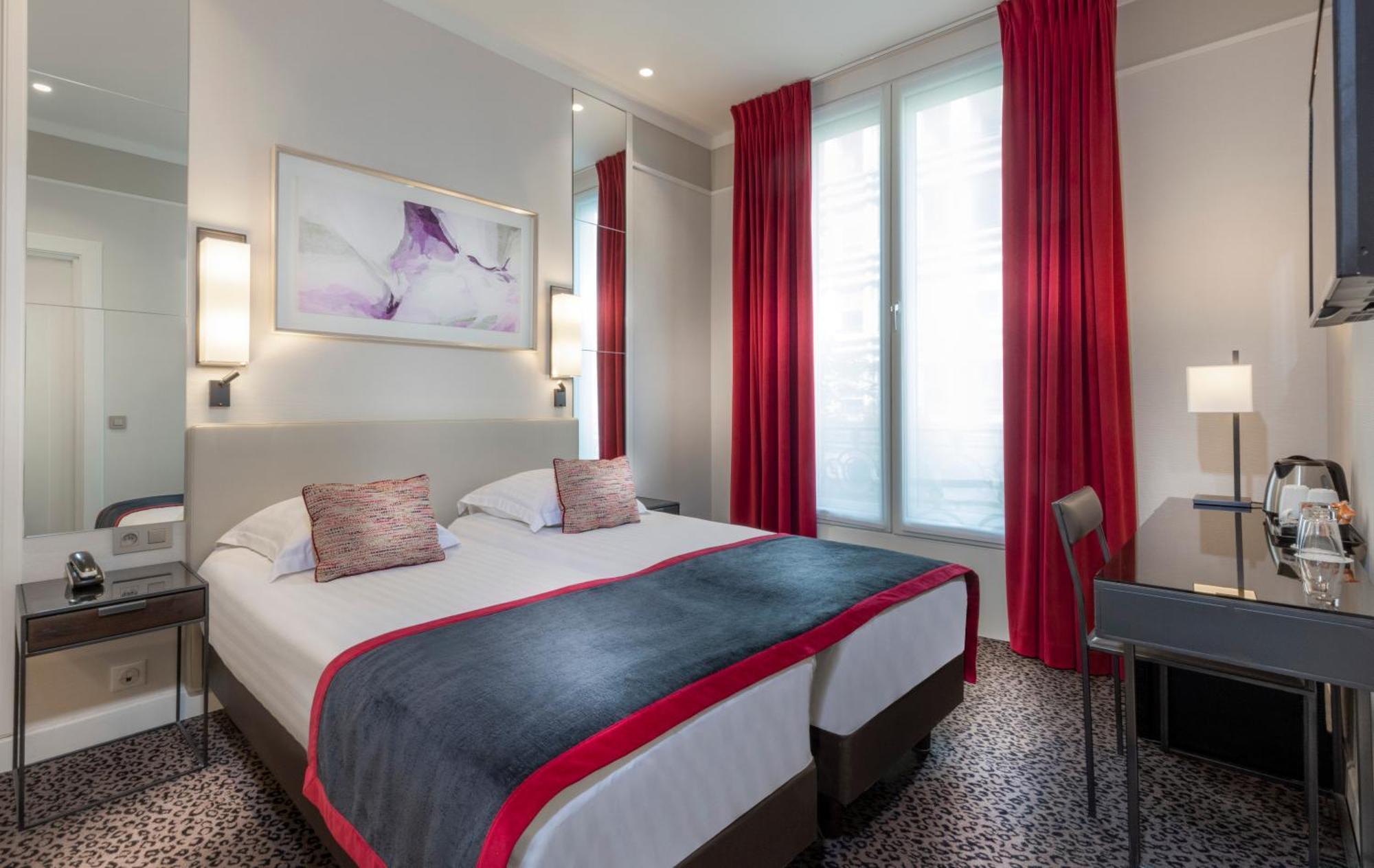 Du Bois Champs-elysées Hotel