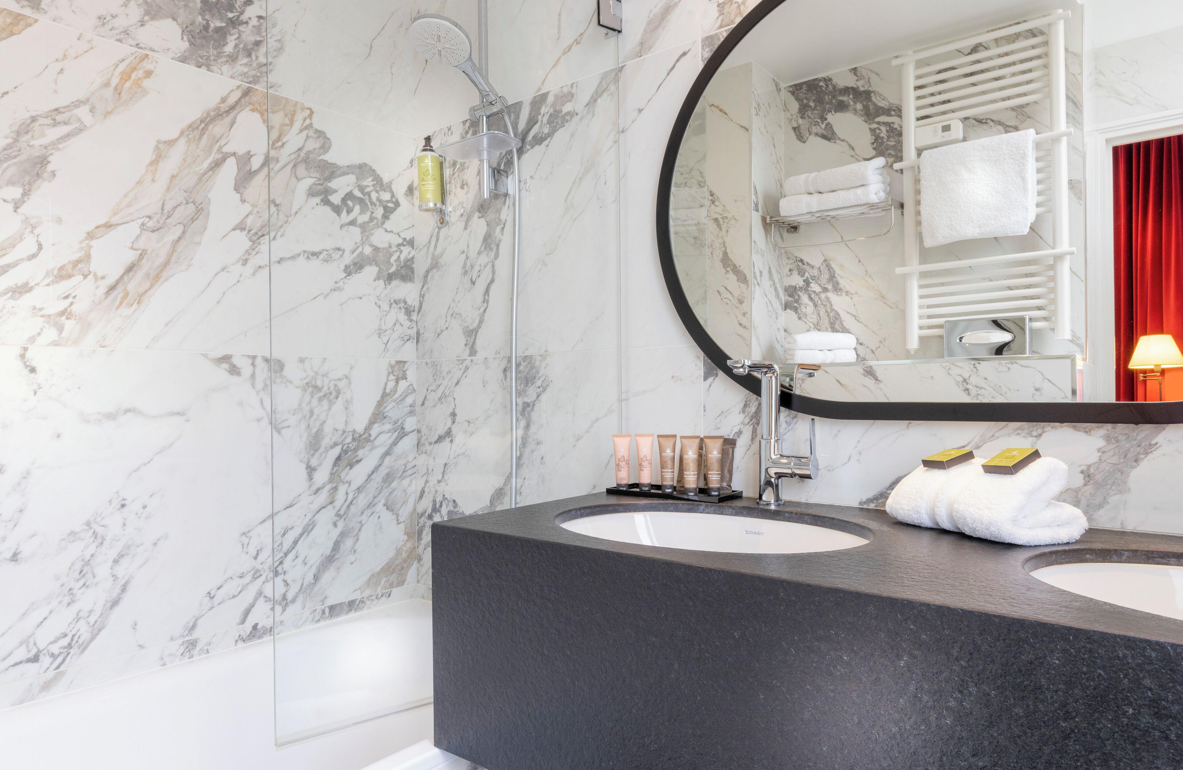 Du Bois Champs-elysées Hotel